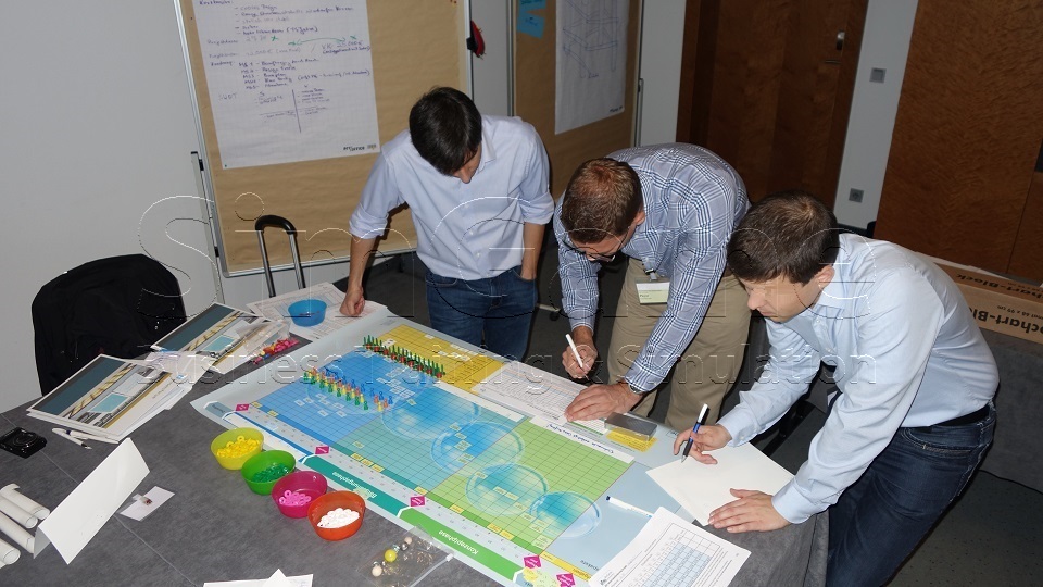 BWL Planspiel - BWL Planspiele - Projektmanagement Planspiel - Projektmanagement Planspiele - Projekt Planspiel - Projektplanspiel - Projektplanspiele - BWL Unternehmensplanspiel - BWL Unternehmensplanspiele - BWL General Management Planspiel - BWL Seminar - BWL Simulation - BWL Planspiel - BWL Planspiele