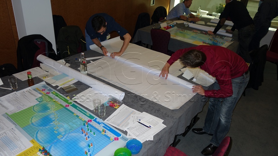 BWL Planspiel - BWL Planspiele - Projektmanagement Planspiel - Projektmanagement Planspiele - Projekt Planspiel - Projektplanspiel - Projektplanspiele - BWL Unternehmensplanspiel - BWL Unternehmensplanspiele - BWL General Management Planspiel - BWL Seminar - BWL Simulation - Business Simulation - BWL Planspiel - BWL Planspiele