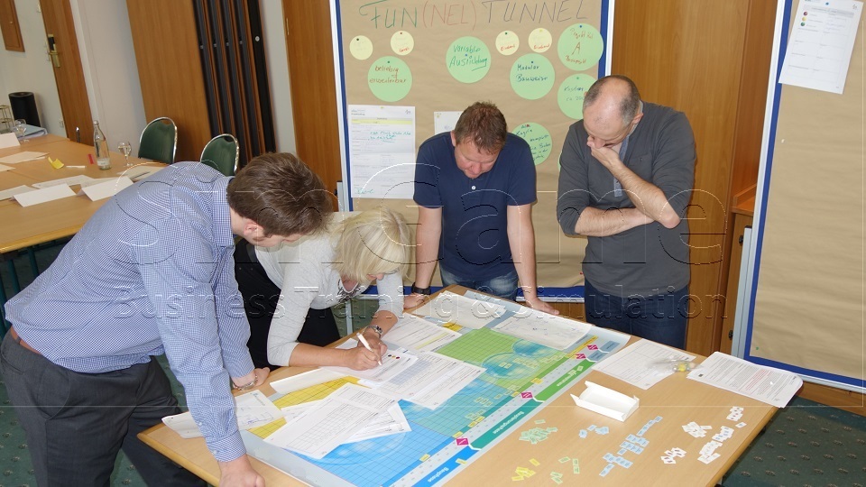 BWL Planspiel - BWL Planspiele - Projektmanagement Planspiel - Projektmanagement Planspiele - Projekt Planspiel - Projektplanspiel - Projektplanspiele - BWL Unternehmensplanspiel - BWL Unternehmensplanspiele - BWL General Management Planspiel - BWL Seminar - BWL Simulation - Business Simulation - BWL Planspiel - BWL Planspiele