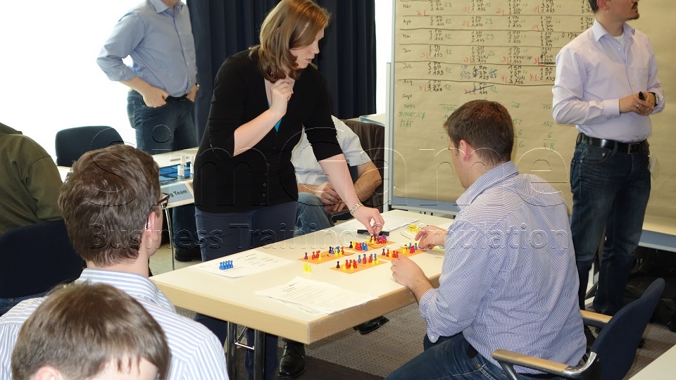 BWL Planspiel - BWL Planspiele - Projektmanagement Planspiel - Projektmanagement Planspiele - Projekt Planspiel - Projektplanspiel - Projektplanspiele - BWL Unternehmensplanspiel - BWL Unternehmensplanspiele - BWL General Management Planspiel - BWL Seminar - BWL Simulation - BWL Planspiel - BWL Planspiele