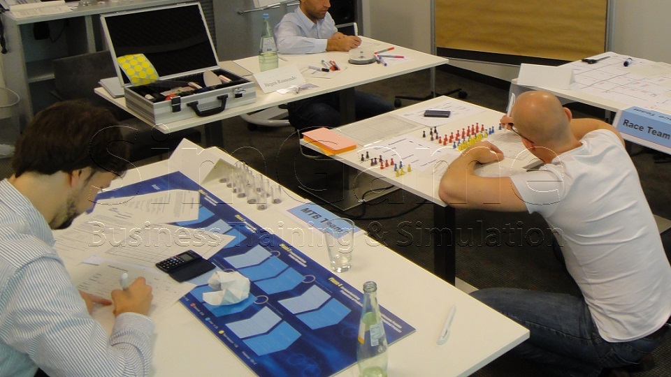 BWL Planspiel - BWL Planspiele - Projektmanagement Planspiel - Projektmanagement Planspiele - Projekt Planspiel - Projektplanspiel - Projektplanspiele - BWL Unternehmensplanspiel - BWL Unternehmensplanspiele - BWL General Management Planspiel - BWL Seminar - BWL Simulation - BWL Planspiel - BWL Planspiele