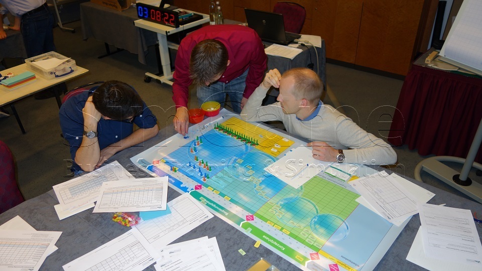 BWL Planspiel - BWL Planspiele - Projektmanagement Planspiel - Projektmanagement Planspiele - Projekt Planspiel - Projektplanspiel - Projektplanspiele - BWL Unternehmensplanspiel - BWL Unternehmensplanspiele - BWL General Management Planspiel - BWL Seminar - BWL Simulation - BWL Planspiel - BWL Planspiele